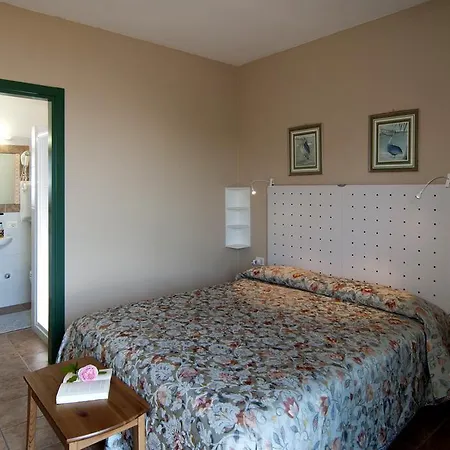 Mariano Hotel 2*