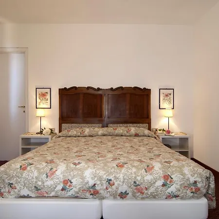 Hotel Mariano 2*